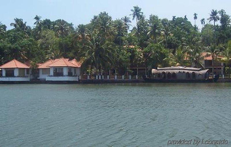 Club Mahindra Ashtamudi Hotel Nindakara Luaran gambar